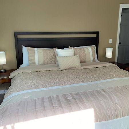 Sunny One Bedroom In Historic Downtown דובר מראה חיצוני תמונה